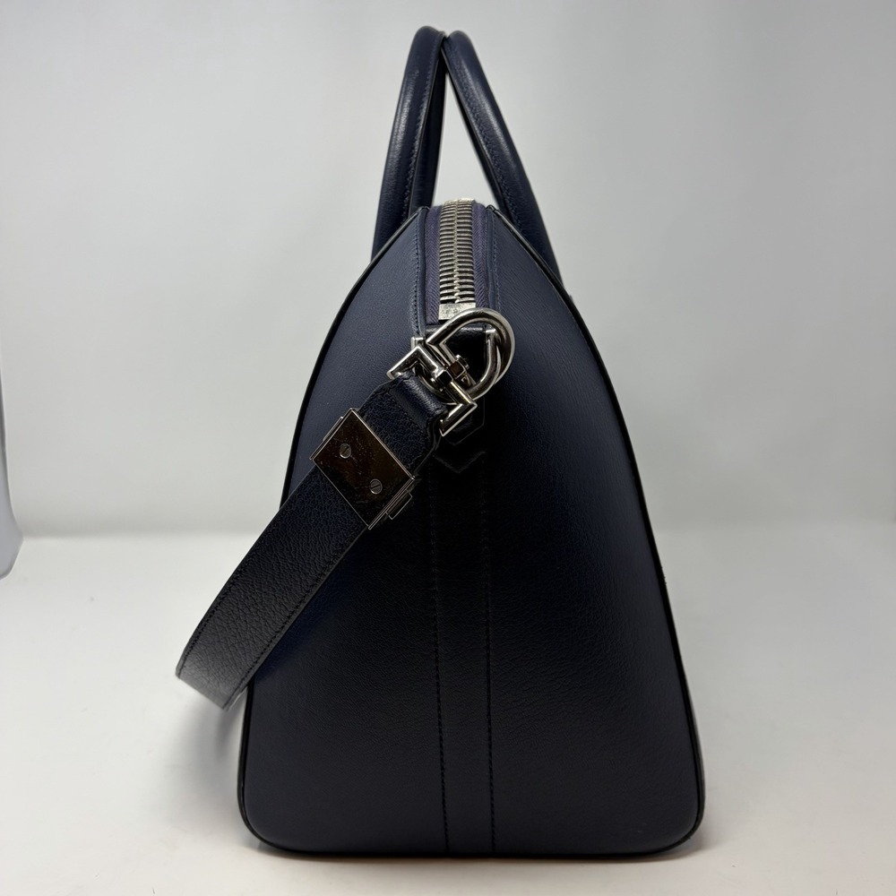 Givenchy Antigona‎ Silver Hardware Shoulder Bag Medium Blue Leather - Picture 8 of 16